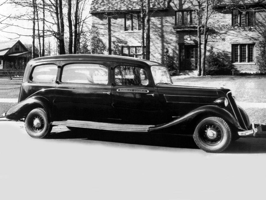  Studebaker Commander Mission Funeral Car by Superior 1935 года  (фото 1 из 1)